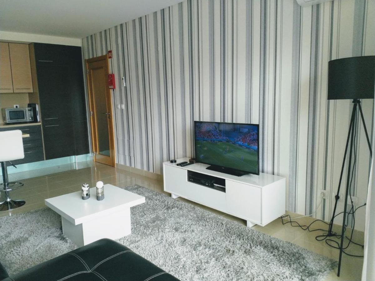 Apartamento T2 Eucalipto 2A Ольюш-ди-Агуа  Экстерьер фото