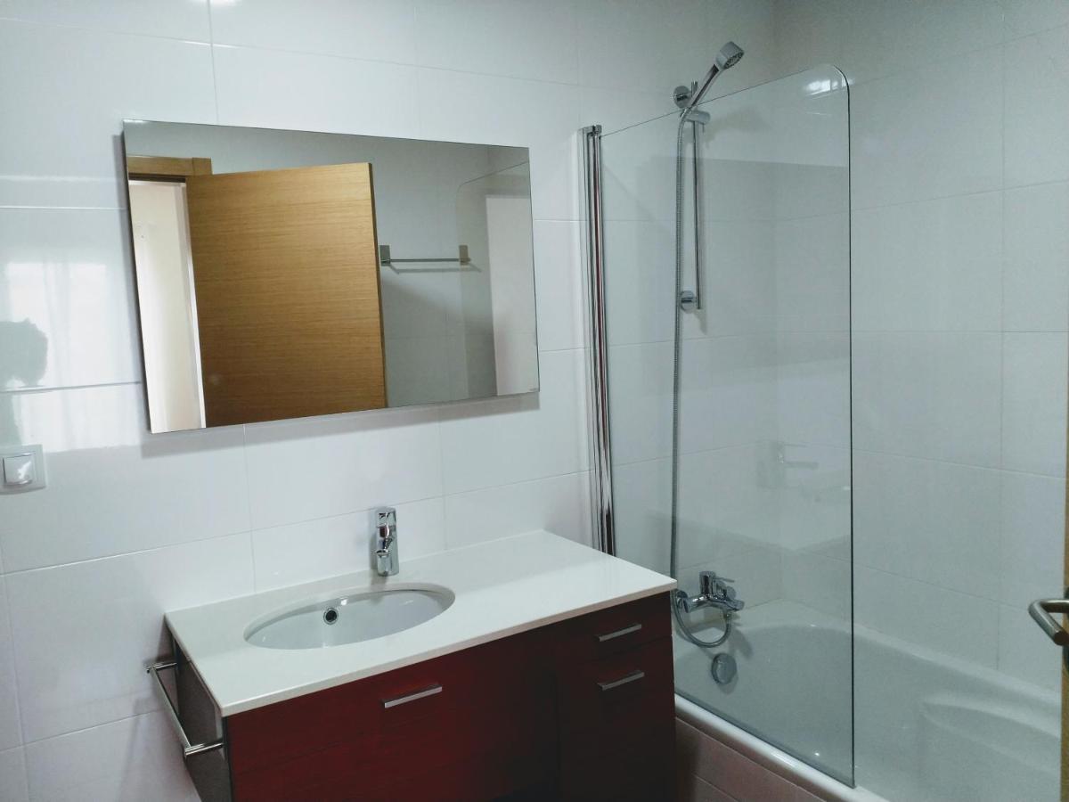 Apartamento T2 Eucalipto 2A Ольюш-ди-Агуа  Экстерьер фото