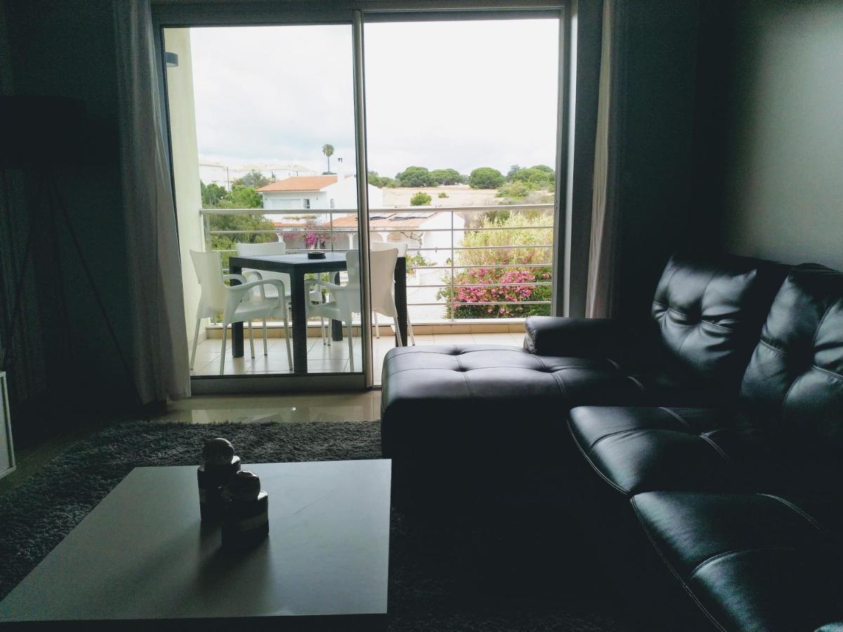 Apartamento T2 Eucalipto 2A Ольюш-ди-Агуа  Экстерьер фото