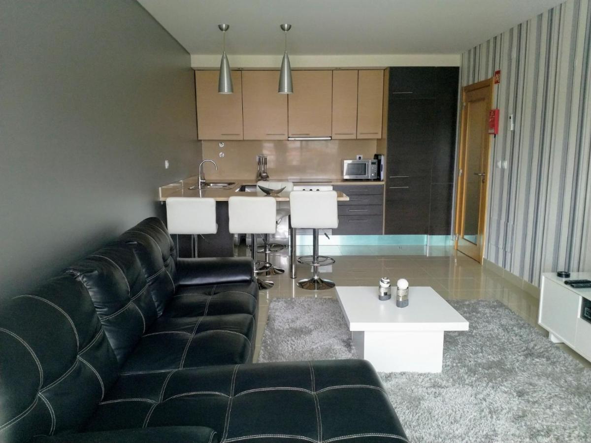 Apartamento T2 Eucalipto 2A Ольюш-ди-Агуа  Экстерьер фото