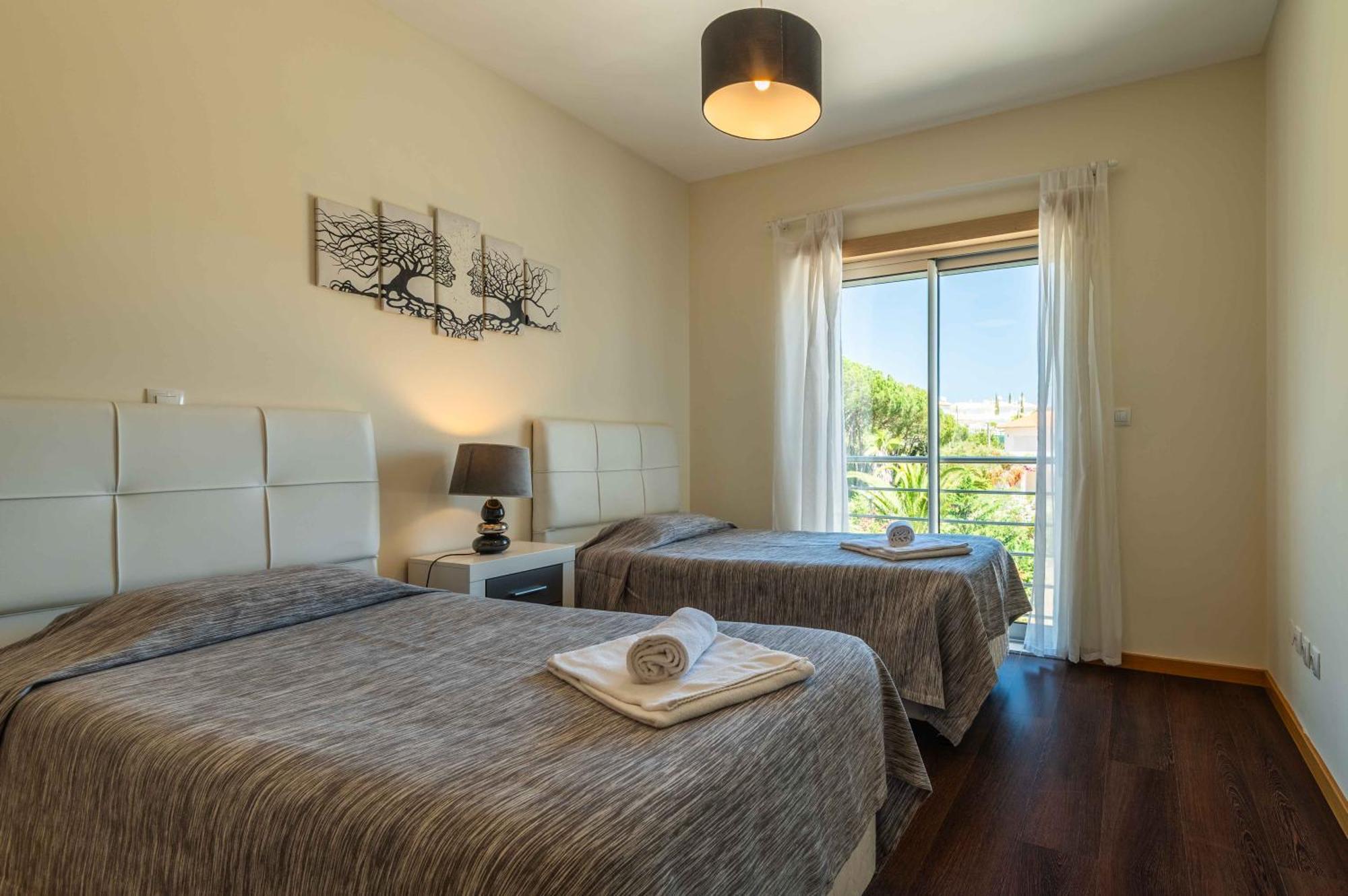 Apartamento T2 Eucalipto 2A Ольюш-ди-Агуа  Экстерьер фото