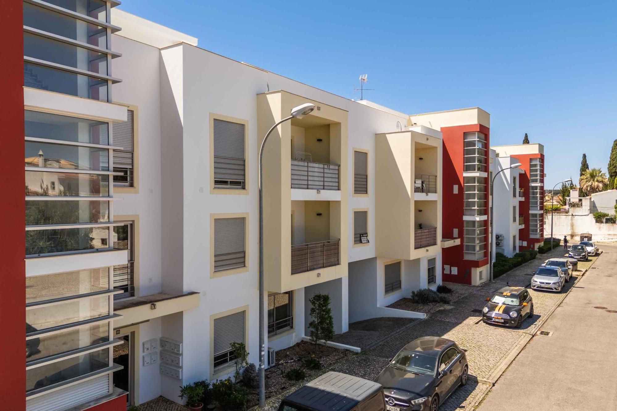Apartamento T2 Eucalipto 2A Ольюш-ди-Агуа  Экстерьер фото