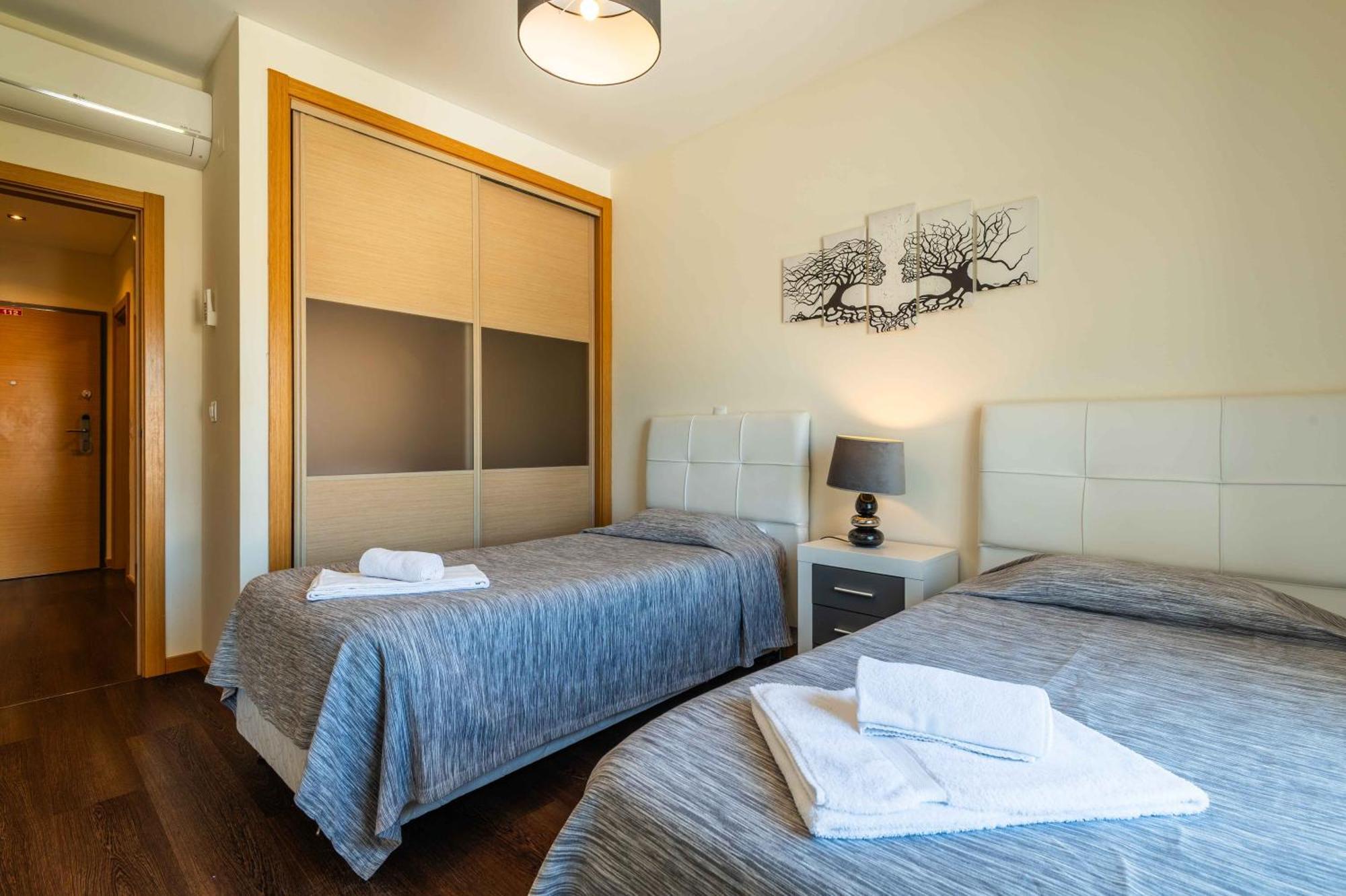 Apartamento T2 Eucalipto 2A Ольюш-ди-Агуа  Экстерьер фото
